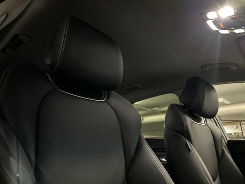 Used 2023 Genesis GV70 2.5T image 17