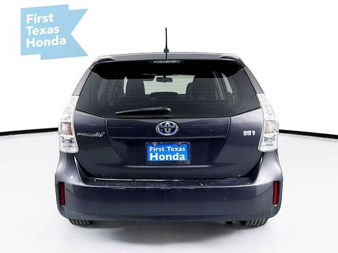 Used 2014 Toyota Prius V Two image 6