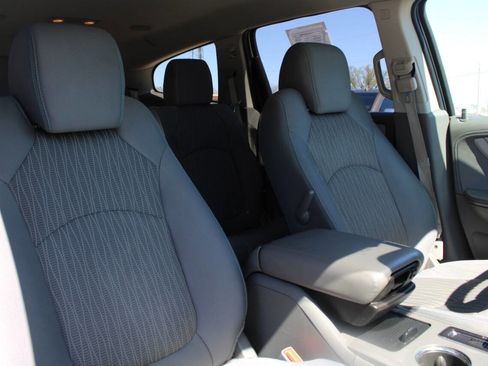 Used 2015 Chevrolet Traverse LS FWD image 14