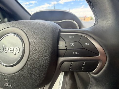 Used 2020 Jeep Grand Cherokee Limited w/ Luxury Group II AWD/4WD image 15