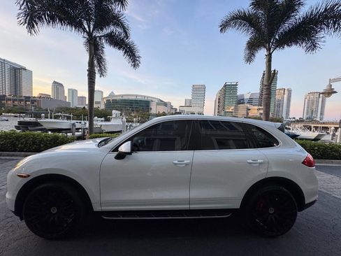 Used 2013 Porsche Cayenne image 3