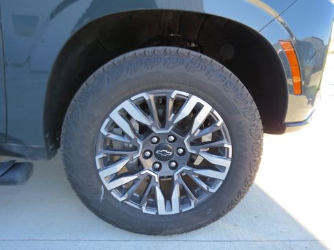 Used 2025 Chevrolet Tahoe Z71 w/ Z71 Off-Road Package image 11