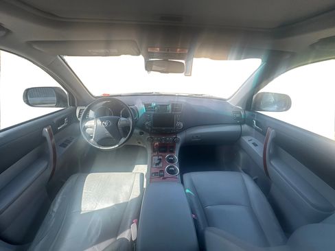 Used 2010 Toyota Highlander Limited AWD/4WD image 11