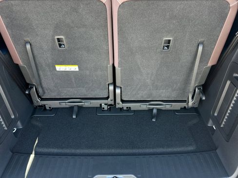 New 2025 Volkswagen ID. Buzz Pro S image 14