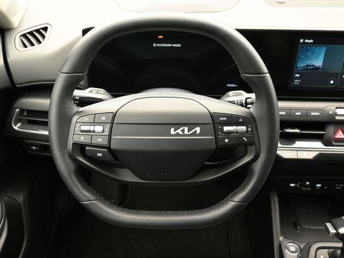 Used 2025 Kia K4 EX FWD image 15