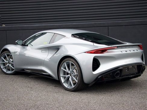 Used 2025 Lotus Emira image 3