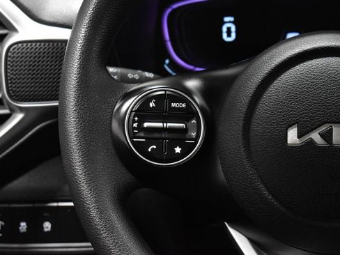 Used 2023 Kia Soul LX w/ LX Technology Package image 8