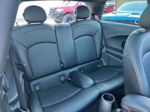 Used 2018 MINI Cooper 2-Door Hardtop image 20