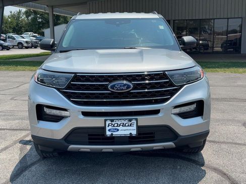 Used 2024 Ford Explorer XLT w/ Equipment Group 202A AWD/4WD image 9