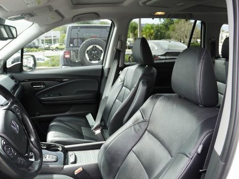 Used 2016 Honda Pilot Elite image 17