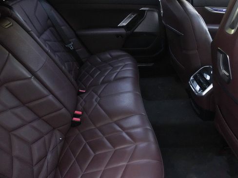 Used 2023 BMW 740i RWD image 33