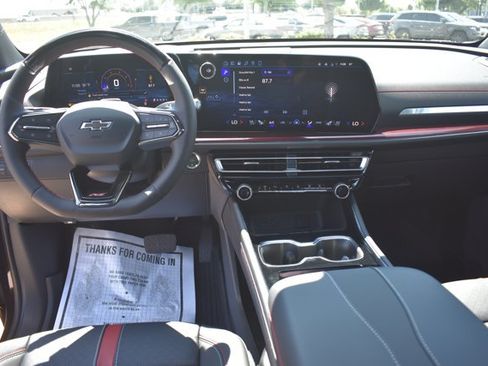 New 2026 Chevrolet Traverse RS w/ LPO, Floor Liner Package FWD image 21