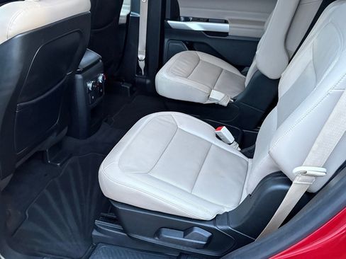 Used 2020 Ford Explorer Limited image 36