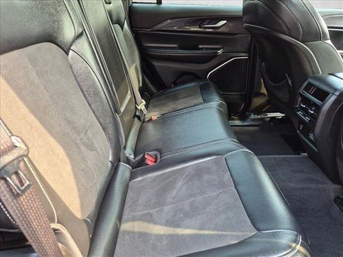 Used 2022 Jeep Grand Cherokee Altitude AWD/4WD image 22