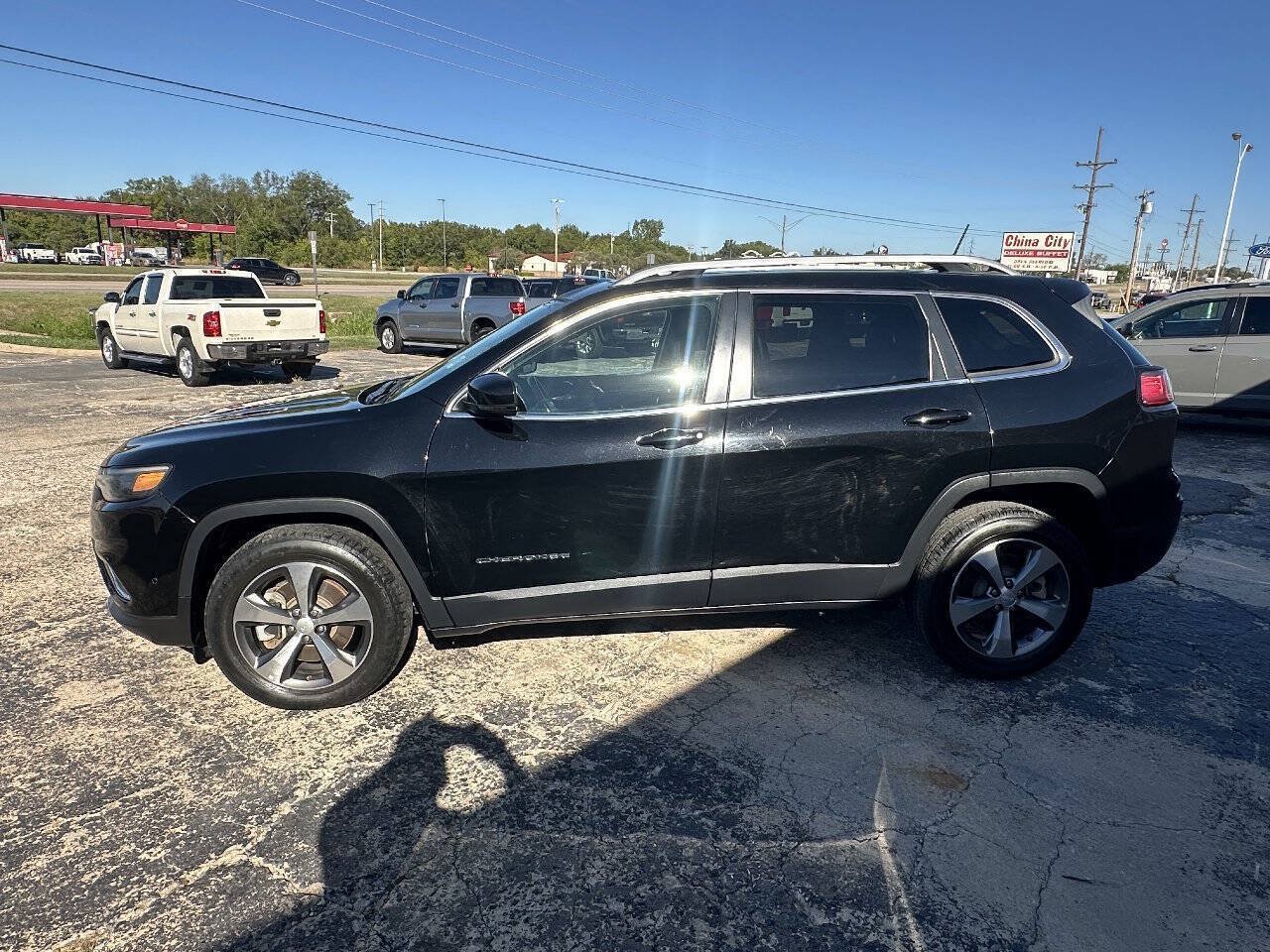 Used 2021 Jeep Cherokee Limited AWD/4WD image 5