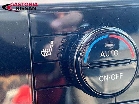 Used 2024 Nissan Pathfinder SL image 27