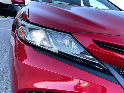 Used 2019 Toyota Camry SE image 26