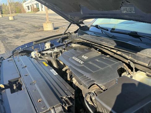 Used 2017 Nissan Titan SV image 17