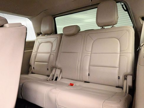 Used 2020 Lincoln Navigator Reserve w/ Cargo Convenience Package AWD/4WD image 19