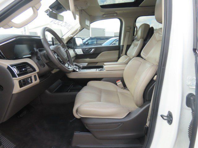 Used 2023 Lincoln Navigator Reserve AWD/4WD image 23