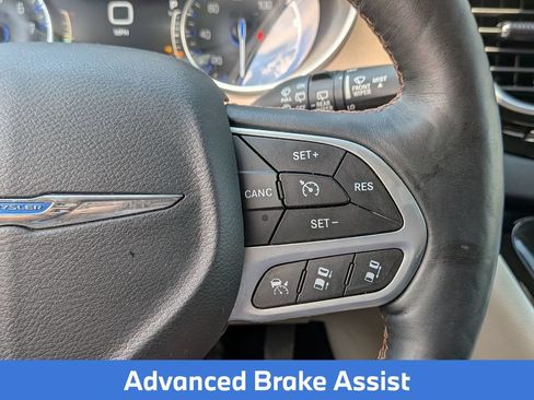Used 2017 Chrysler Pacifica Touring-L Plus w/ Advanced Safetytec Group FWD image 21