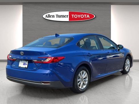 Used 2025 Toyota Camry LE FWD image 6