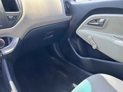 Used 2013 Kia Rio LX image 16