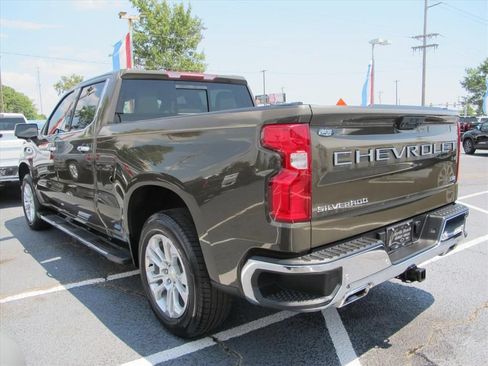 Used 2023 Chevrolet Silverado 1500 LTZ w/ LTZ Convenience Package II AWD/4WD image 5