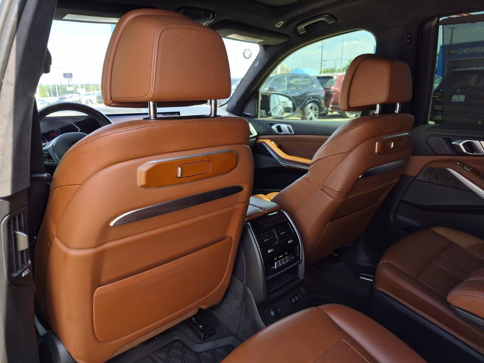 Used 2024 BMW X7 M60i w/ M Sport Professional Package AWD/4WD image 19