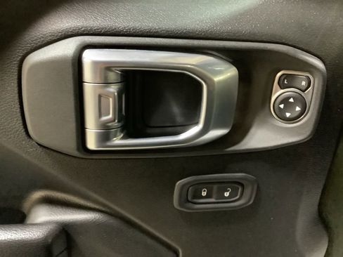 Used 2021 Jeep Wrangler Unlimited Sport image 22