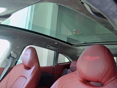 Used 2021 Aston Martin DBX image 38