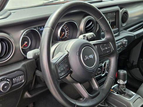 Used 2022 Jeep Wrangler Unlimited Sport AWD/4WD image 19