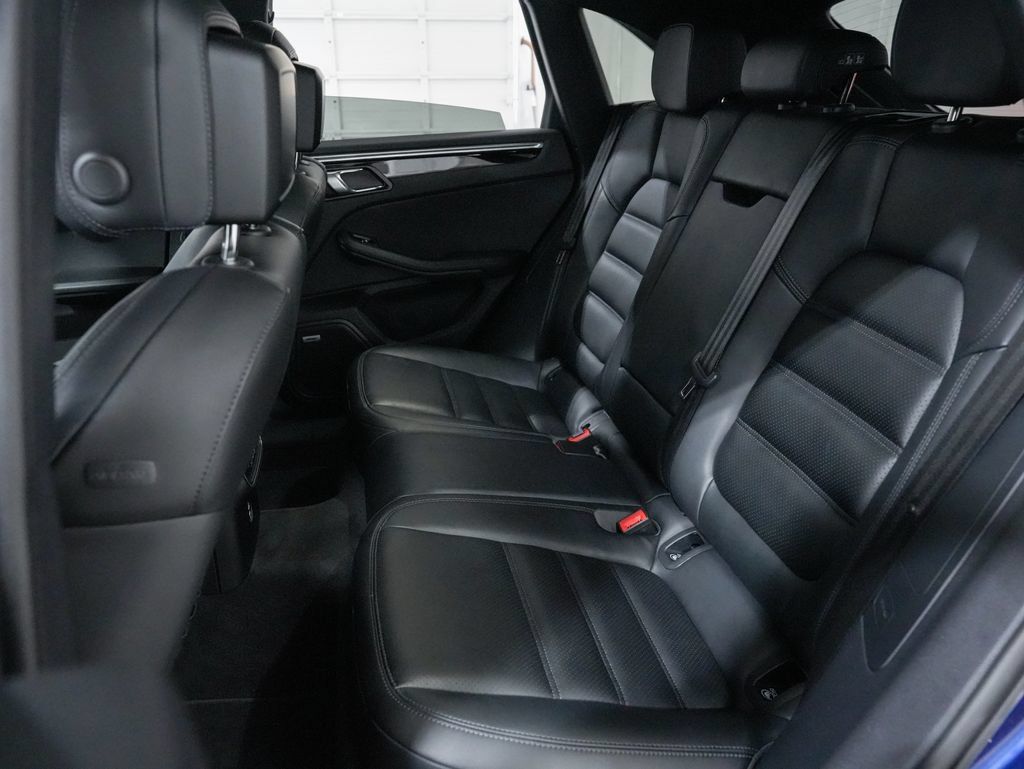 Used 2023 Porsche Macan S AWD/4WD image 26