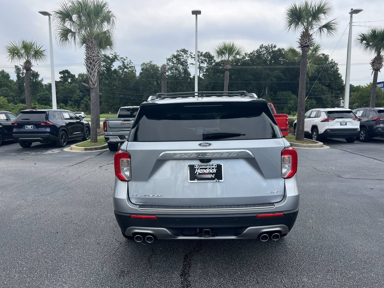 Used 2023 Ford Explorer Platinum w/ Technology Package AWD/4WD image 9