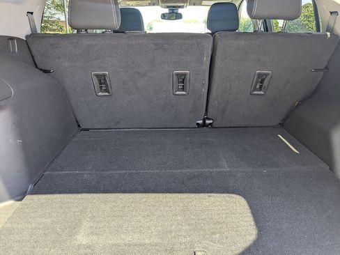 Used 2024 GMC Terrain SLE FWD image 29