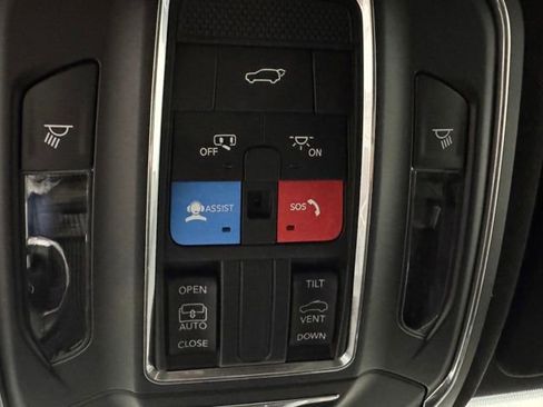 New 2026 Jeep Grand Cherokee Altitude image 20