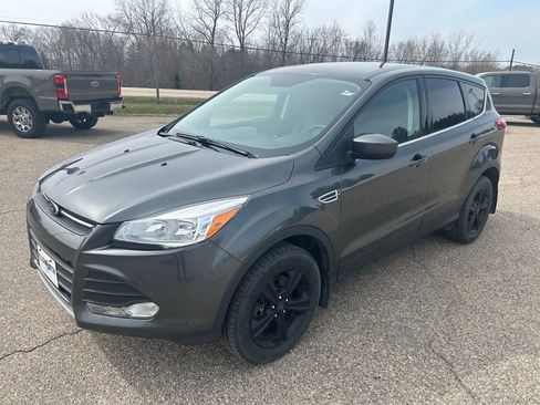 Used 2016 Ford Escape SE AWD/4WD image 3