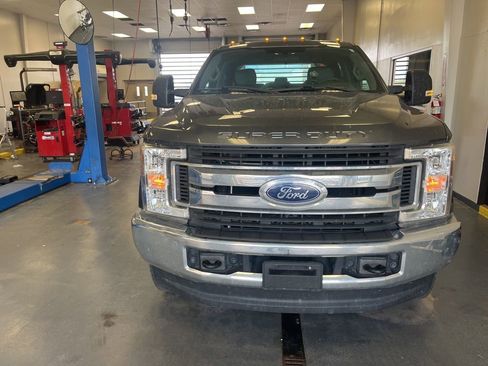 Used 2017 Ford F250 XL w/ STX Appearance Package AWD/4WD image 12