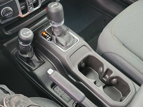 New 2025 Jeep Wrangler Unlimited Sahara AWD/4WD image 11