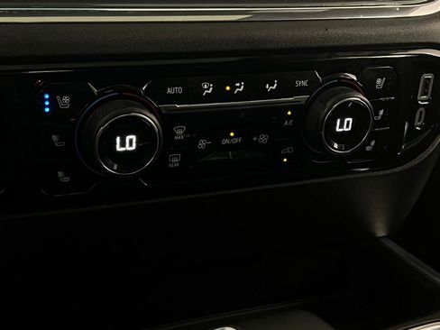 Used 2024 Chevrolet Silverado 1500 High Country w/ High Country Premium Package image 20