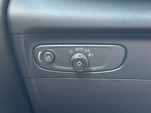 Used 2022 Buick Envision Preferred FWD image 32