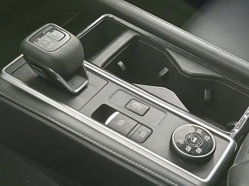 Used 2022 Nissan Pathfinder SL w/ SL Black Package image 22