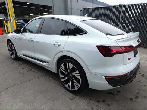 Used 2024 Audi Q8 e-tron Prestige w/ Prestige Package AWD/4WD image 4