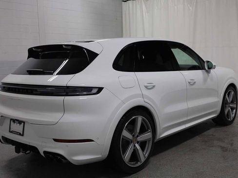 New 2025 Porsche Cayenne GTS image 9