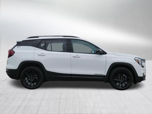 Used 2023 GMC Terrain SLT w/ Infotainment Package II AWD/4WD image 8
