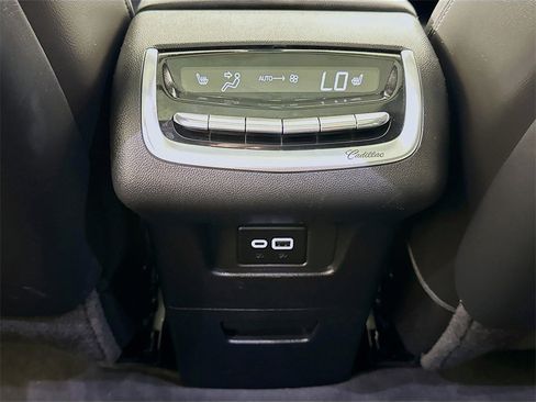 Used 2023 Cadillac XT6 Premium Luxury image 25