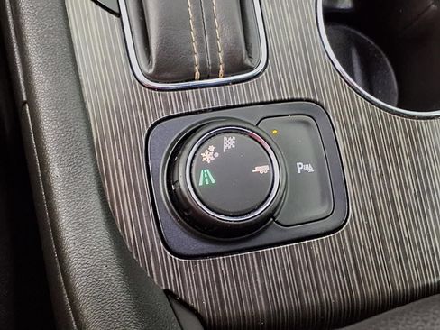 Used 2017 GMC Acadia SLT FWD image 23