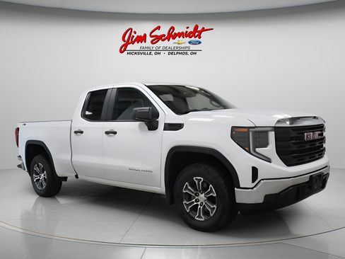 Used 2023 GMC Sierra 1500 Pro w/ Convenience Package AWD/4WD image 3