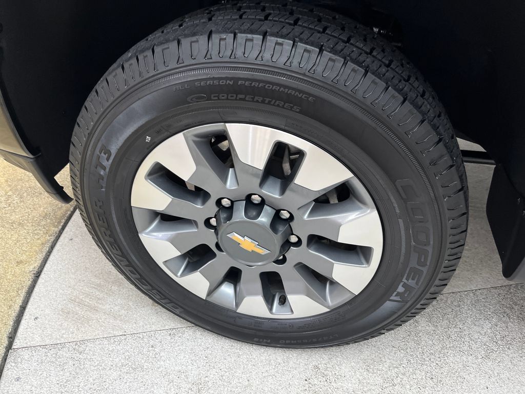 Used 2022 Chevrolet Silverado 2500 Custom w/ Custom Convenience Package AWD/4WD image 10