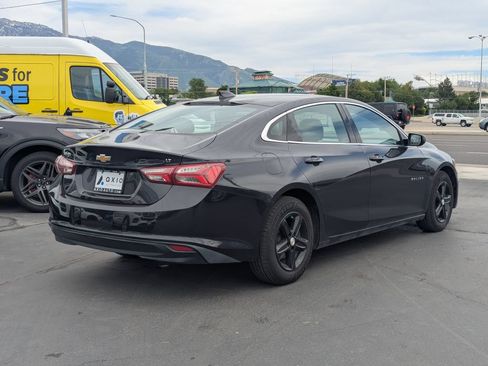 Used 2022 Chevrolet Malibu LT FWD image 4